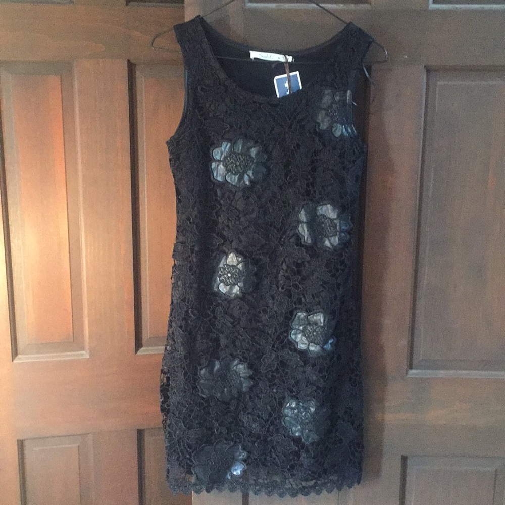Black Dress | Solitaire